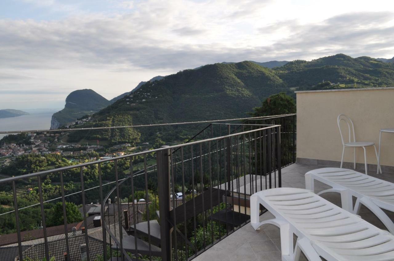 Holiday Home Near Monte Baldo In Tremosine Sul Garda Bagian luar foto
